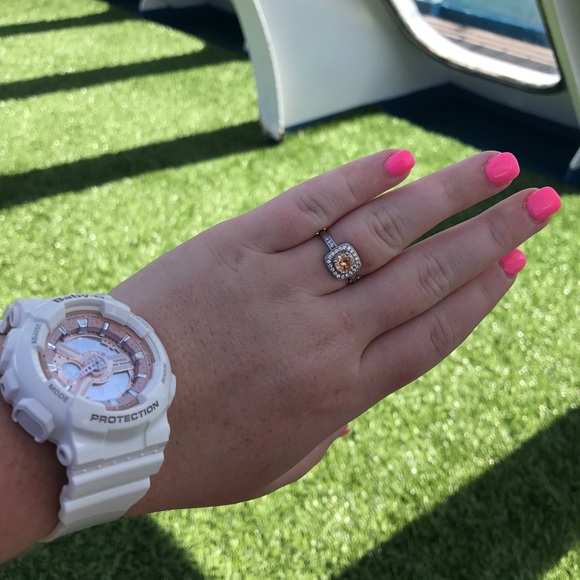 Baby G Watch 💖💖 - Picture 2 of 3